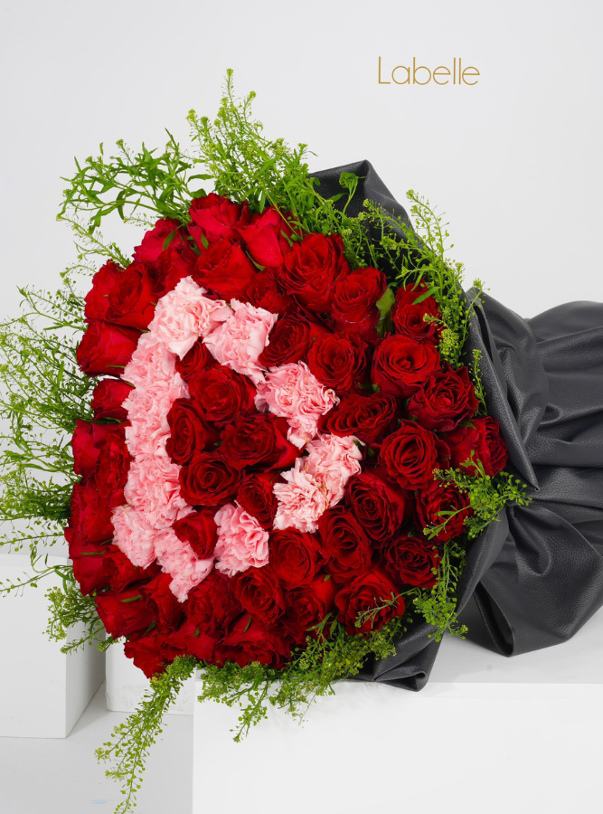 Custom Letter Rose Bouquet – Red Roses with Pink Initial